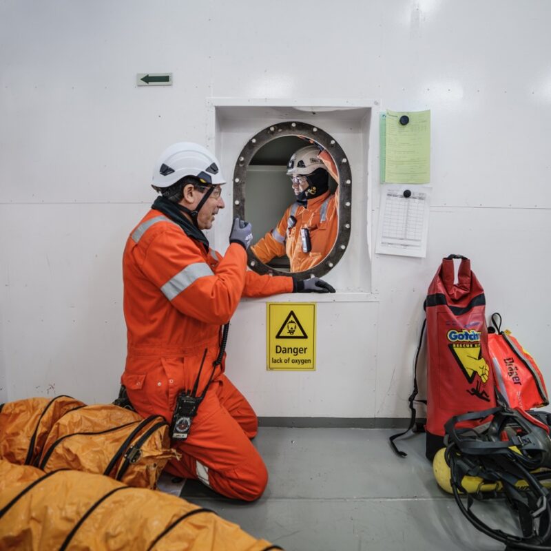 electrotechnicien de navire, acta marine travail, poste vacant acta, acta marine france